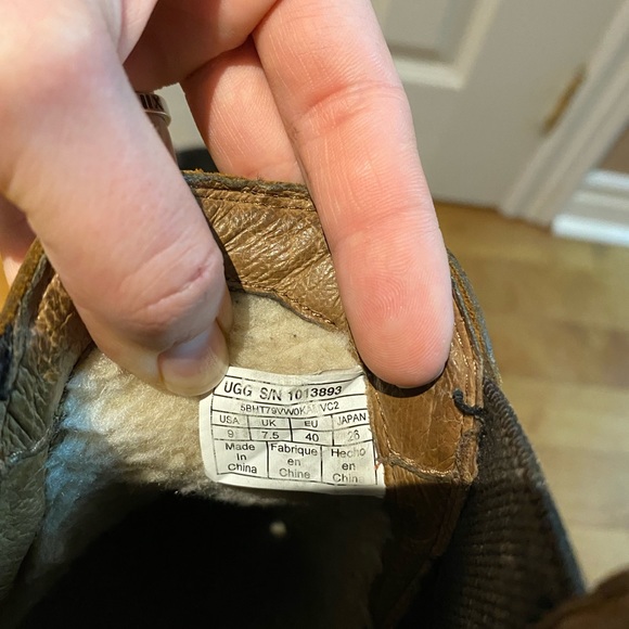 Ugg bonham boots - Picture 2 of 2